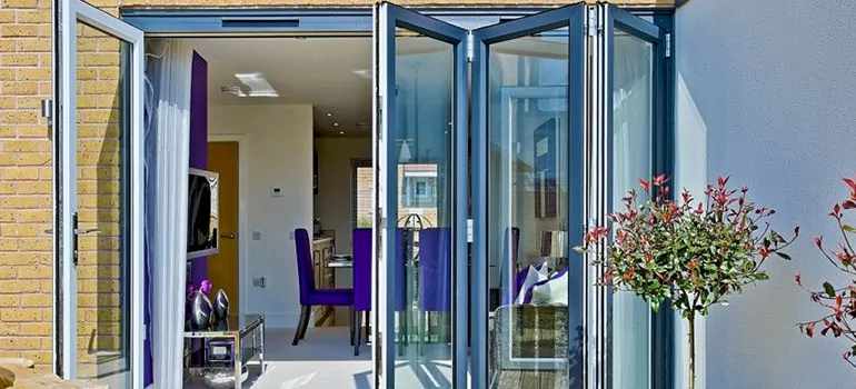 Commercial Door Glass Repair in Kendall West, FL